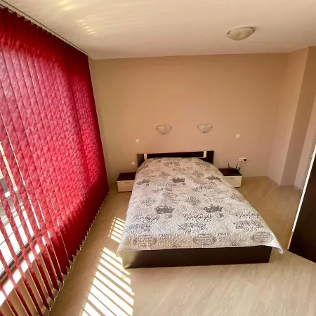 Апартамент Cozy - St6 *
